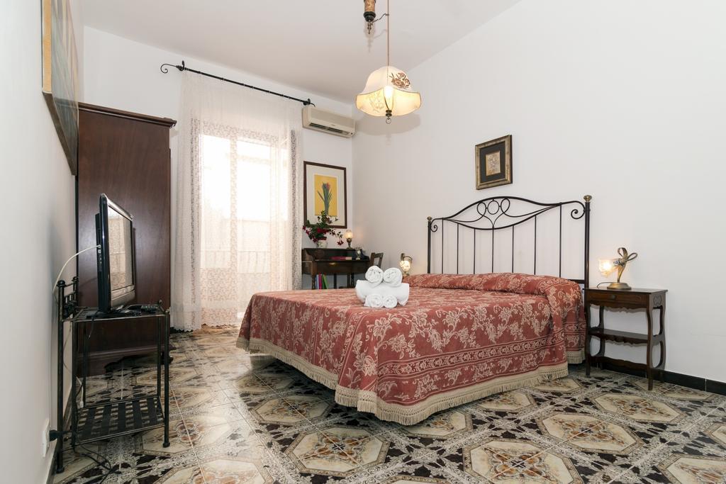 Bed & Breakfast Scicli Val Di Noto Værelse billede